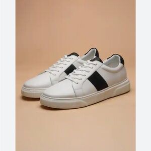 Women’s Bruno Magli White Black‎ Leather Casual Sneakers Size 38